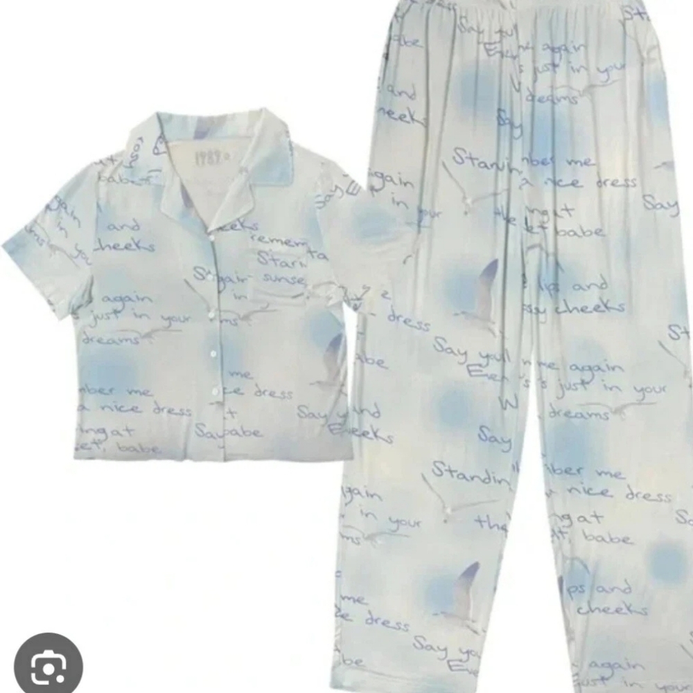 Taylor Swift 1989 Pajama Set